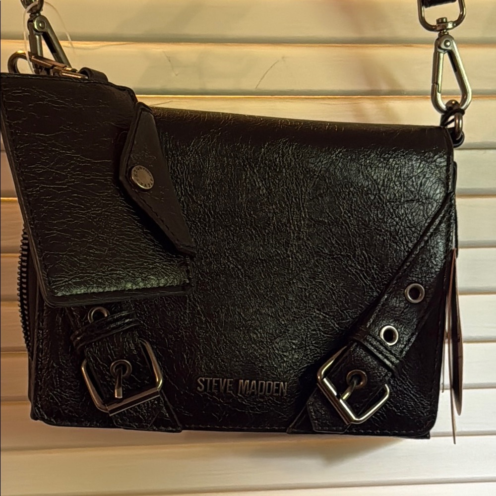 Steve Madden Black Messenger Bag Sleek and Functional